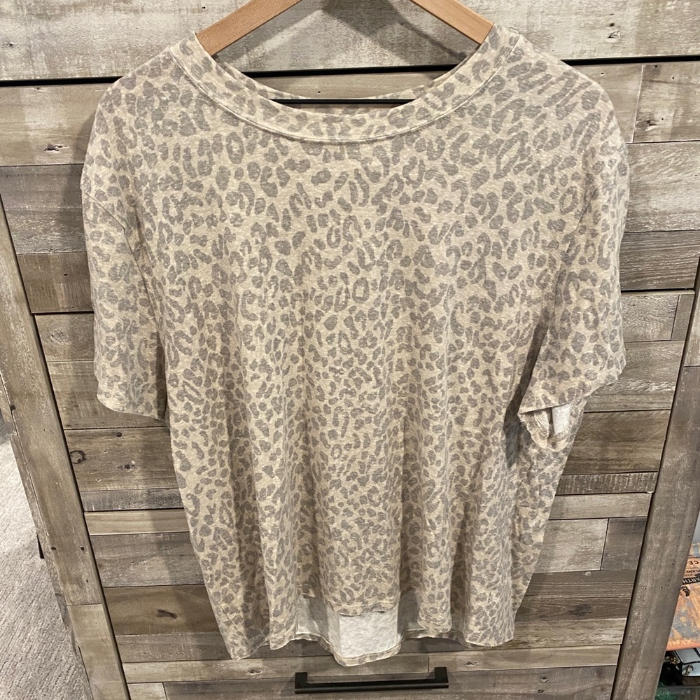 ❤️Cheetah print tshirt
